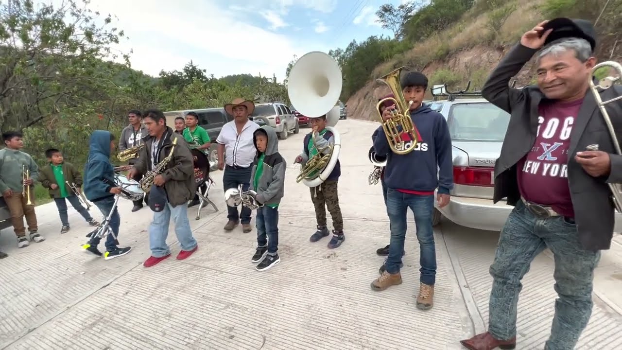 Recibiendo Banda de niños trikis en Oaxaca
