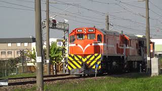12/06 台鐵 7201次 散裝貨列 本務R156柴電機車 回送R69柴電機車+DL2517調車機 石龜通過 / TRA EMD G22-CU+G12 leading manifest train