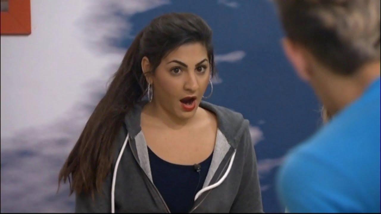 BB16 8/08 10:28pm - Frankie Tells the Girls His Secrets