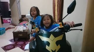 Download Lagu NAZNIZ BERSENDA GURAU MP3