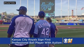 Kansas City Royals Become First Team To Sign A Player With Autism