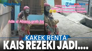Kakek Renta Terduduk Lesu dan ketiduran Saat Cari Rezeki.Berjuang Hidup jadi Badut Dungdung