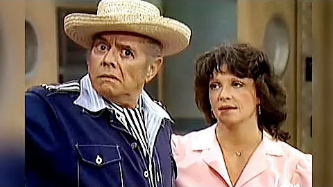 Desi Arnaz guest stars on ALICE w Linda Lavin - 1978