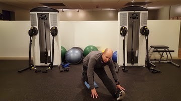 Square Workout Idea - low lunge to hamstring stretch