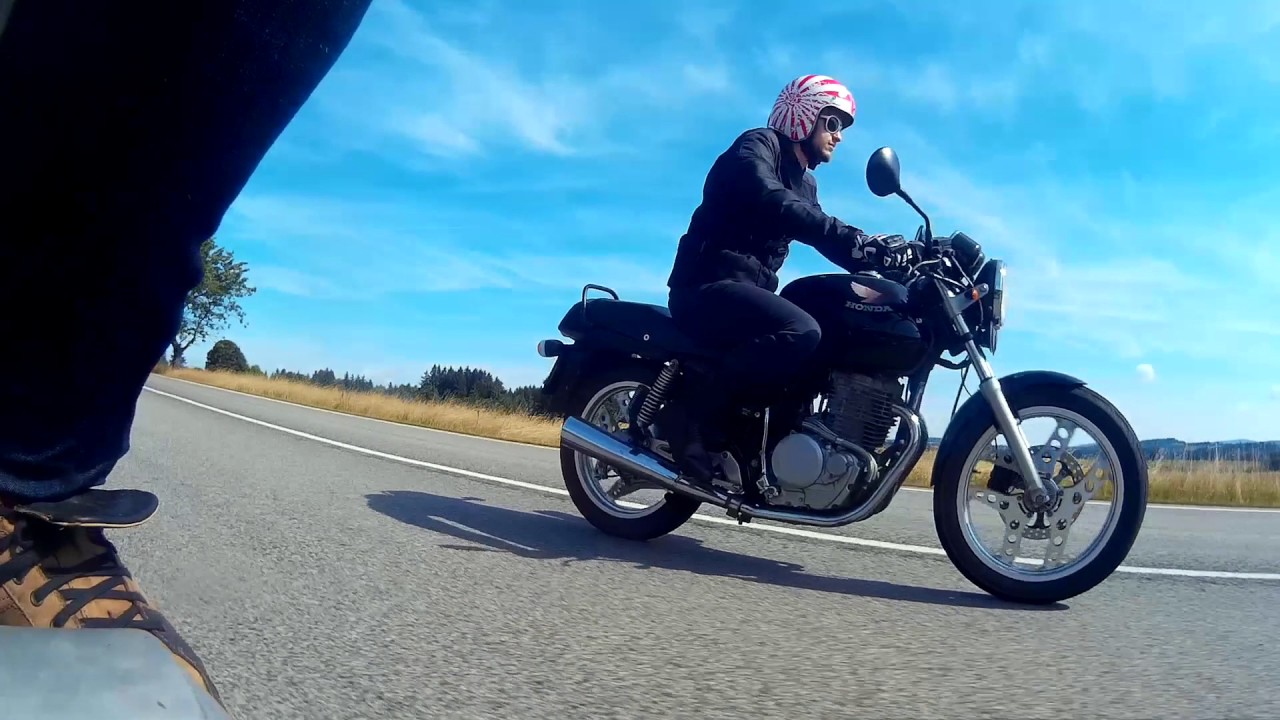 Retro moto výlet do Českých Budějovic (Honda XBR500 a CB650) - YouTube