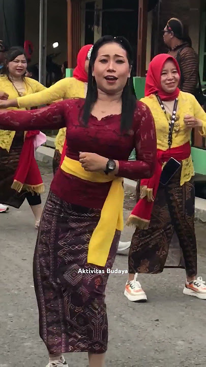 Nikita Mirzani Mirip banget ya