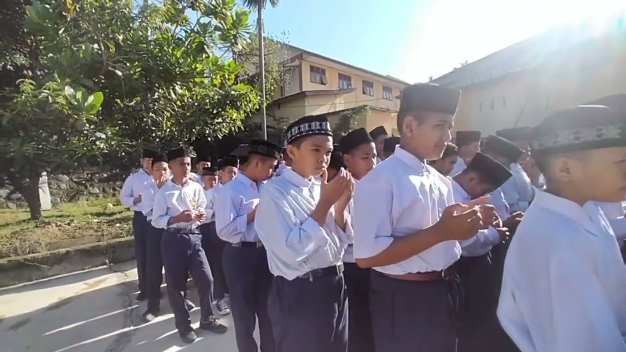 Upacara Santri[]DAYAH AR RAUDHAH-Lhokseumawe