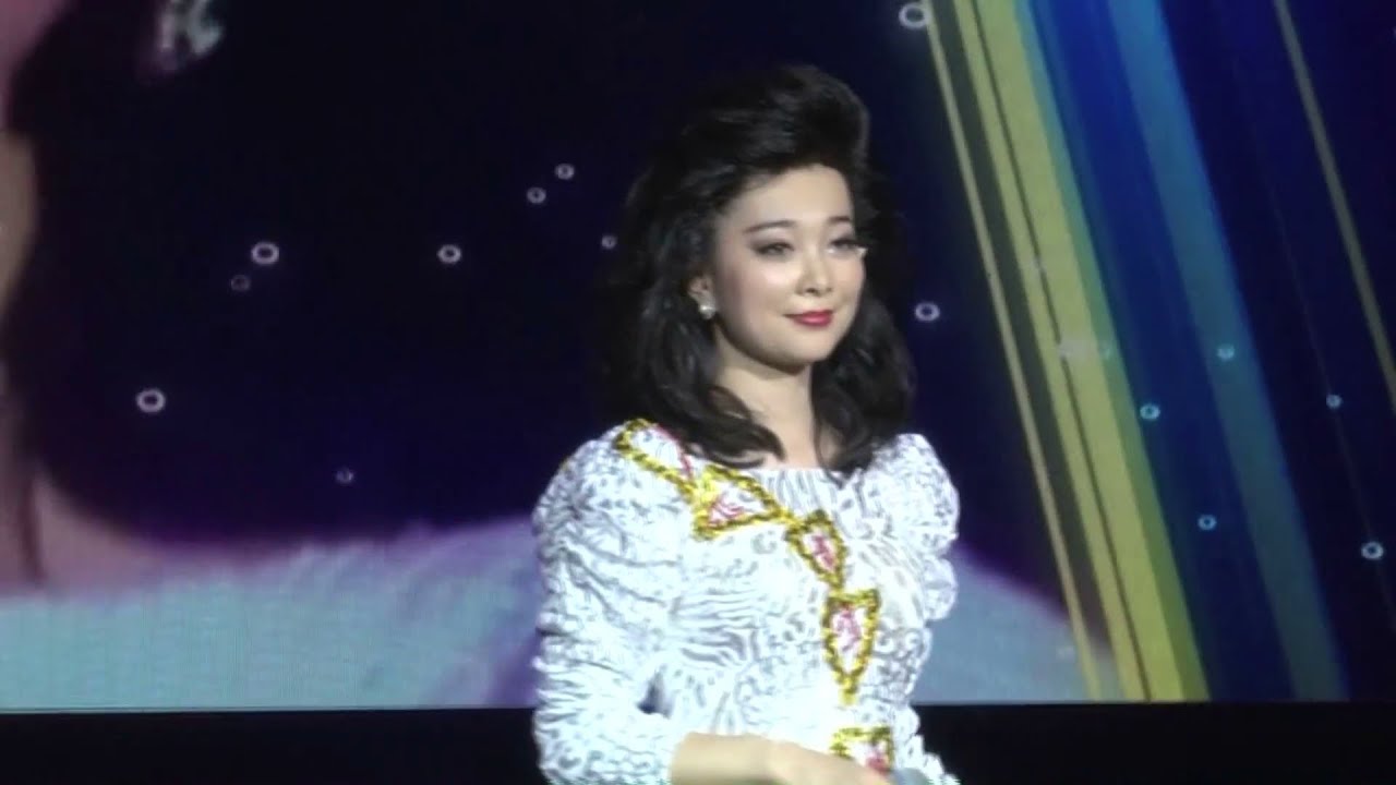chinese food 赵雅萱 - 邓丽君经典歌曲串烧 （2014演唱会） Zhao Yaxuan - Medley of Teresa Teng Classics (2014 Concert)