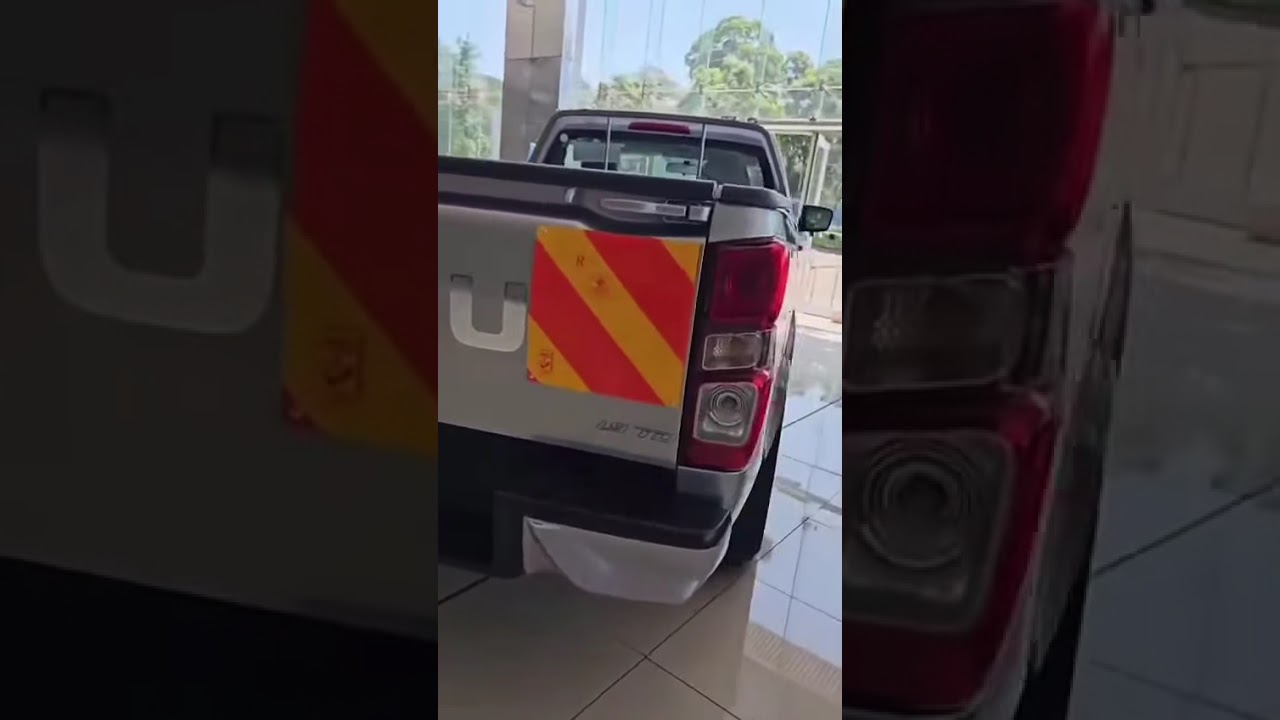 New Isuzu D-MAX 2026 Gray