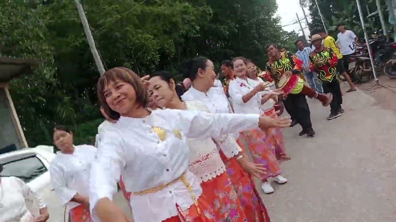 กลองยาวทองคิงส์ บันเทิง #กลองยาวสุราษฎร์ธานี แห่กฐิน ณ.สำนักปฎิบัติธรรมธารน้ำร้อน 081-1326010