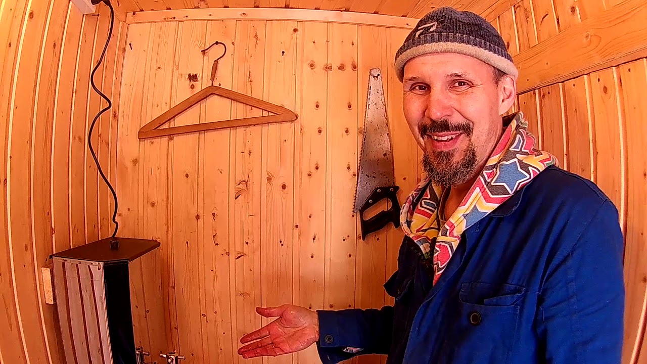 Сантехника в бытовке и немного стройки // В деревню! - YouTube