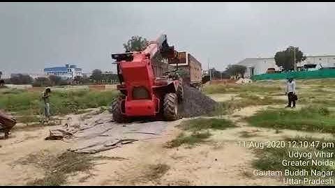 Telihender of manitou Mxt 840 unloading truck  @MDJCBXPERT @JcbBackhoes