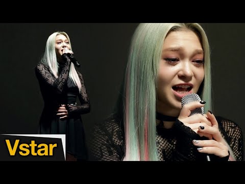 AleXa(알렉사) Moon and Back(문액백) Stage | Media Showcase