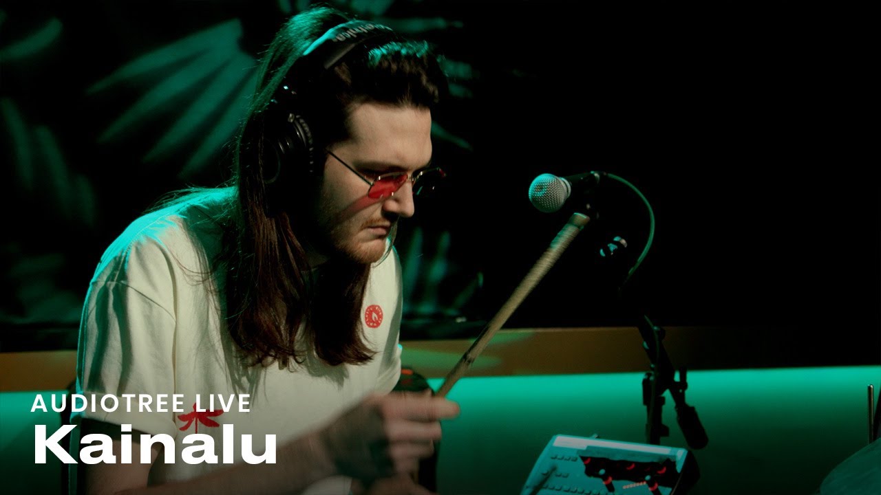 在 YouTube 上观看 Kainalu - Finding Peace of Mind | Audiotree Live 在 YouTube 上观看 Kainalu - Finding Peace of Mind | Audiotree Live