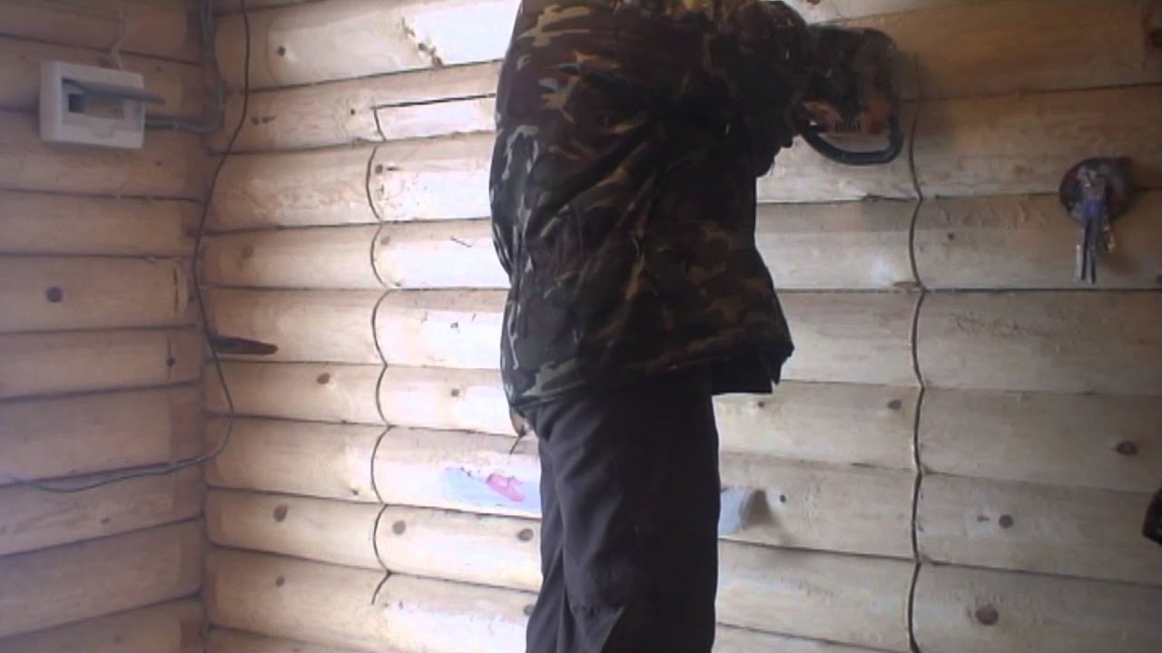 Установка окон в срубе. Вырезаем проем - YouTube