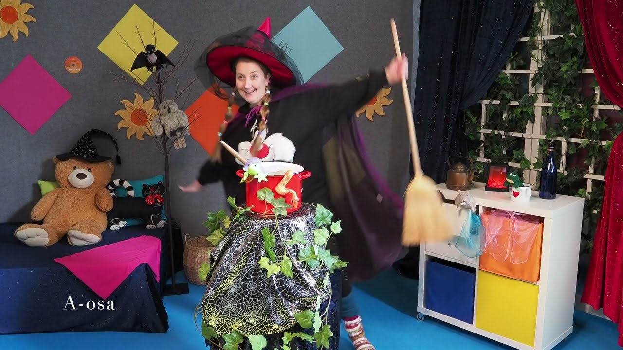 Siinan TaikaStudio, Noita lentää + Noitien vuori (loru)