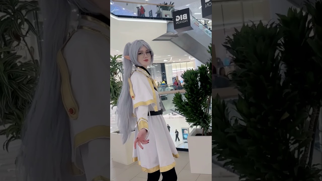 Shopping with Frieren 💕 #animecosplay #cosplay  #cosplaygirl #frieren #frierenbeyondjourneysend