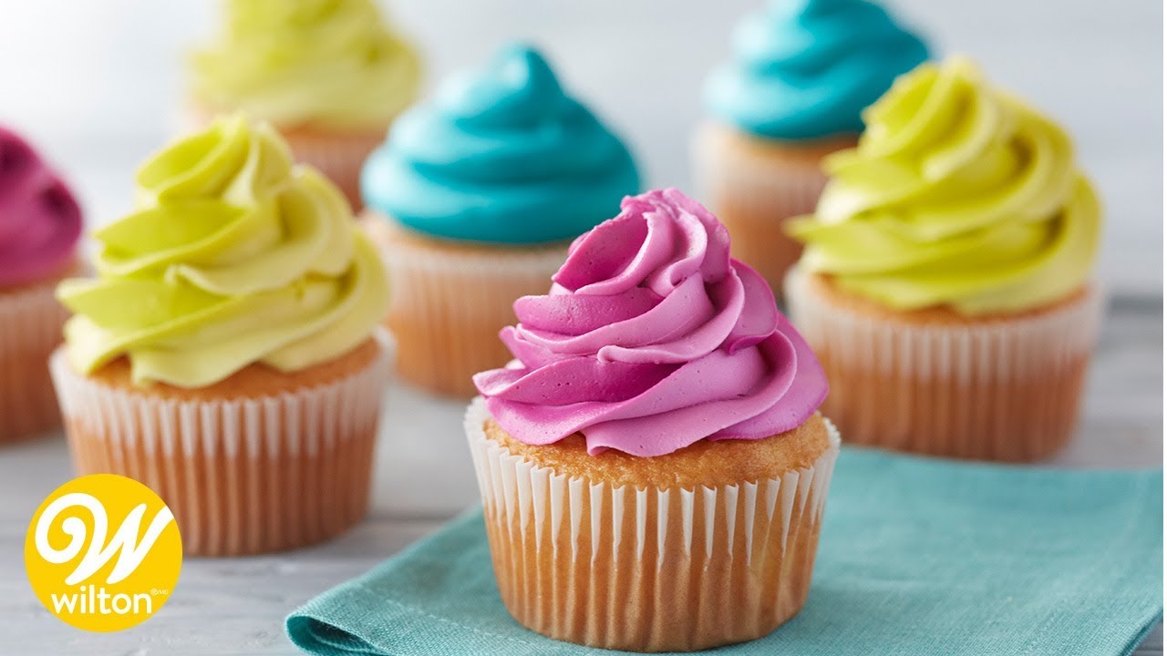 Frosting a Cupcake: Pipe or Swirl?