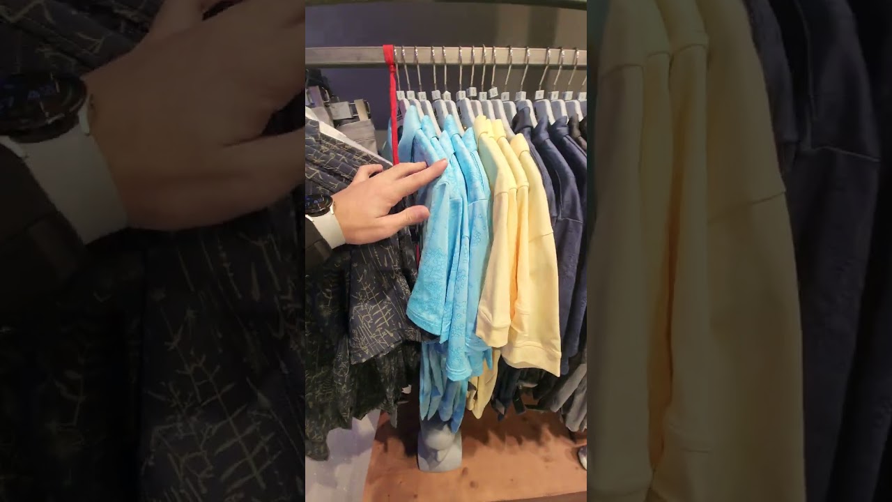 random update of t-shirts price on Adidas 2023