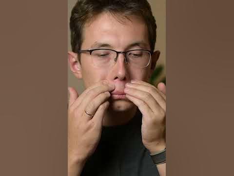 Посмотрите, отчего возникают носогубные складки. - YouTube