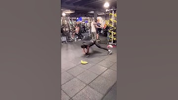 WHAT ARE WE CALLING THESE PUSHUPS? 🤯🔥💪🏾 #Shorts #pushups