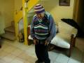 Violeta Bailando, Saltando el palo de escoba de Brenda Lee.avi