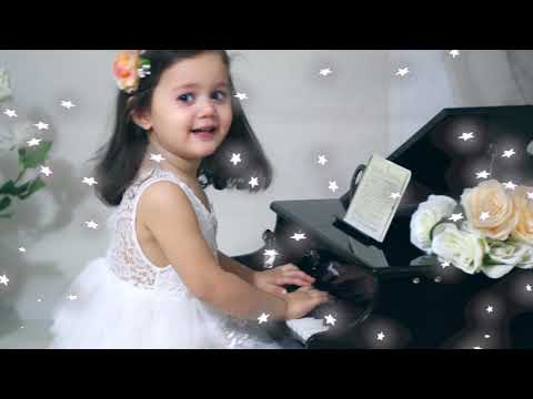 პიკოლო სტუდიია უსაყვარლესი 3 წლის პრინცესა