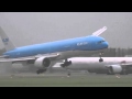 Ámsterdam: Espectacular aterrizaje de un avión en una tormenta