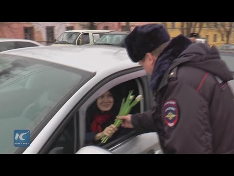 Video: Traffic Police Officers Presented Flowers To Women Drivers In Ryazan