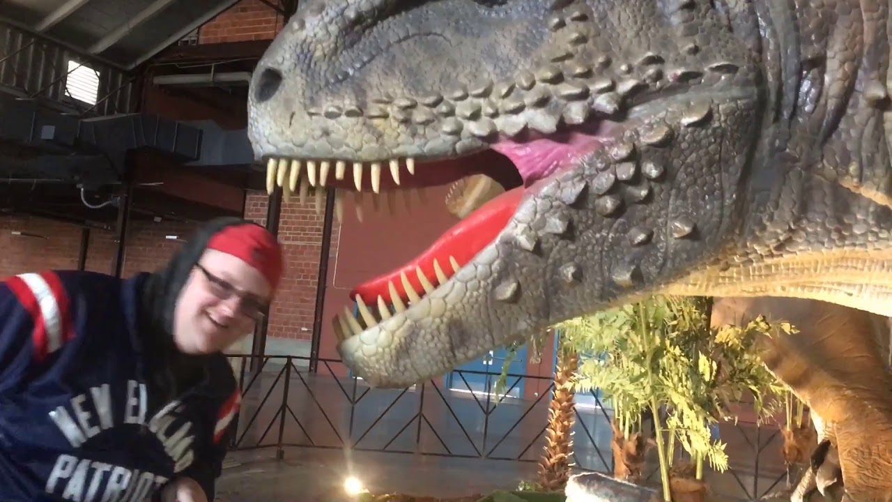 JURASSIC QUEST in Dallas Texas - YouTube