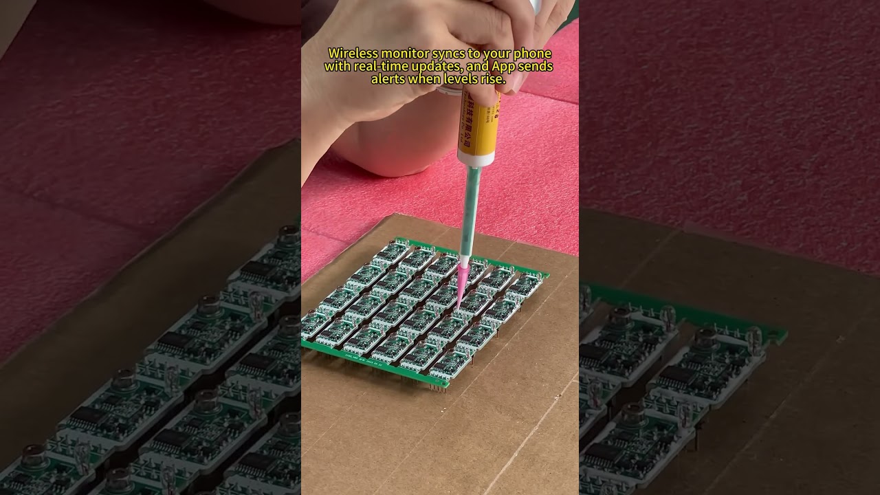 Small detector, measures PM2.5, formaldehyde, can be used at home and in the car! 