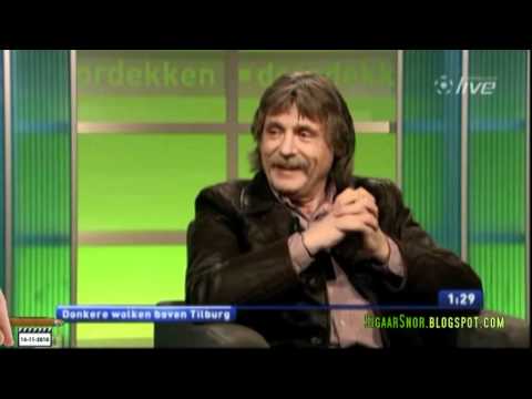 Johan Derksen draagt een leren jasje (Doordekken)