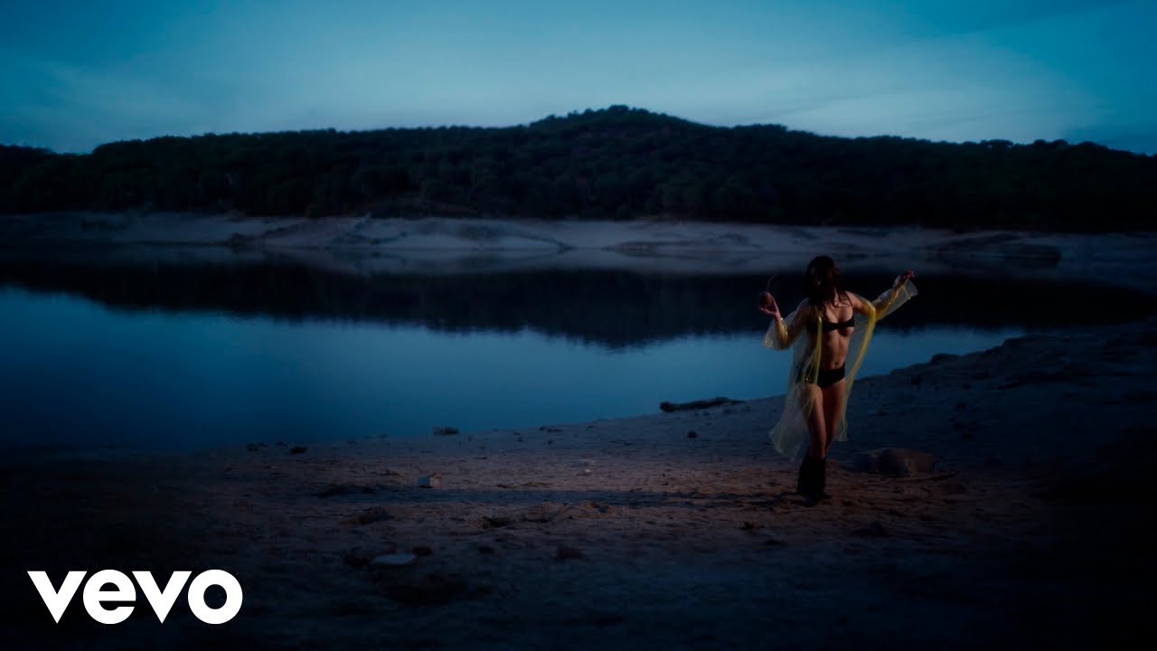 Judeline, DELLAFUENTE - tiempo pasa (Lyric Video)