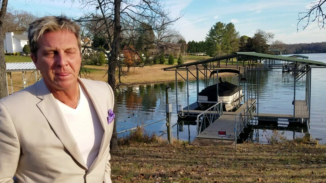 Lake lot for sale in Hendersonville Tennessee 120 Caudill Drive. Asking 699k appraised at 850k