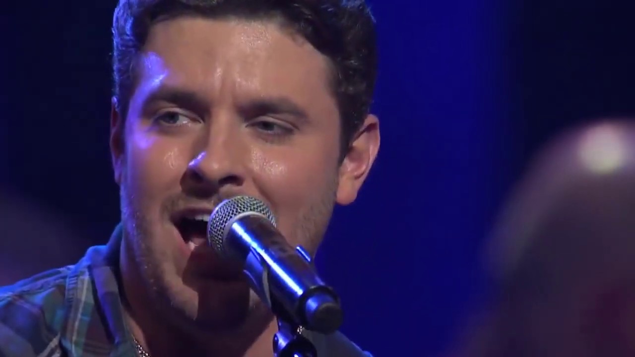 Chris Young - Don't Close Your Eyes  (Live at the Grand Ole Opry)