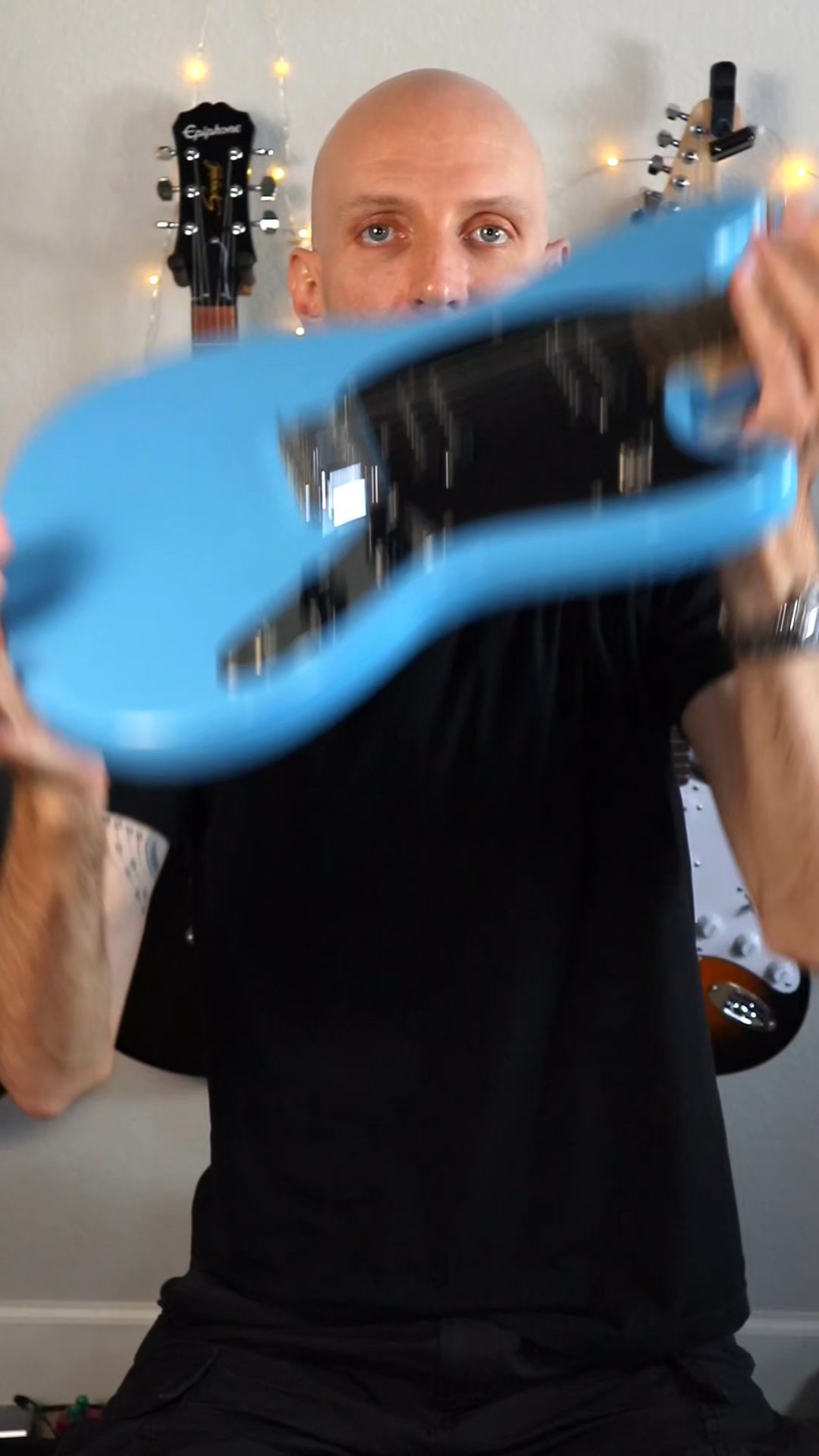 40 SECOND GUITAR REVIEW: Squier by Fender Sonic Mustang HH