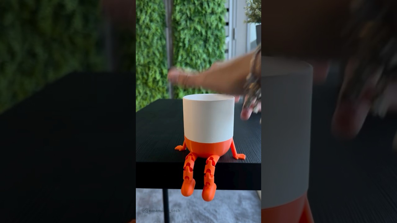 3D-Printing Flexy Legs & Arms Corcelain Base 