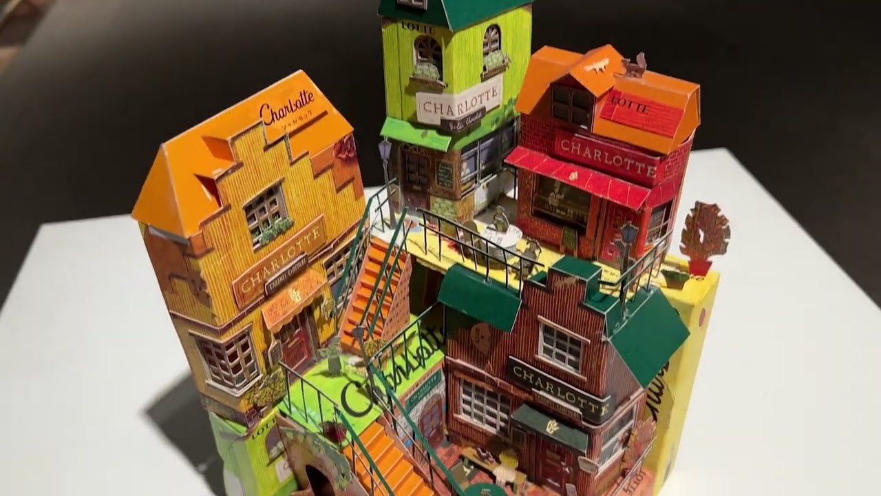 そごう美術館「空箱職人はるきる展 Miracle Package Art」 - YouTube