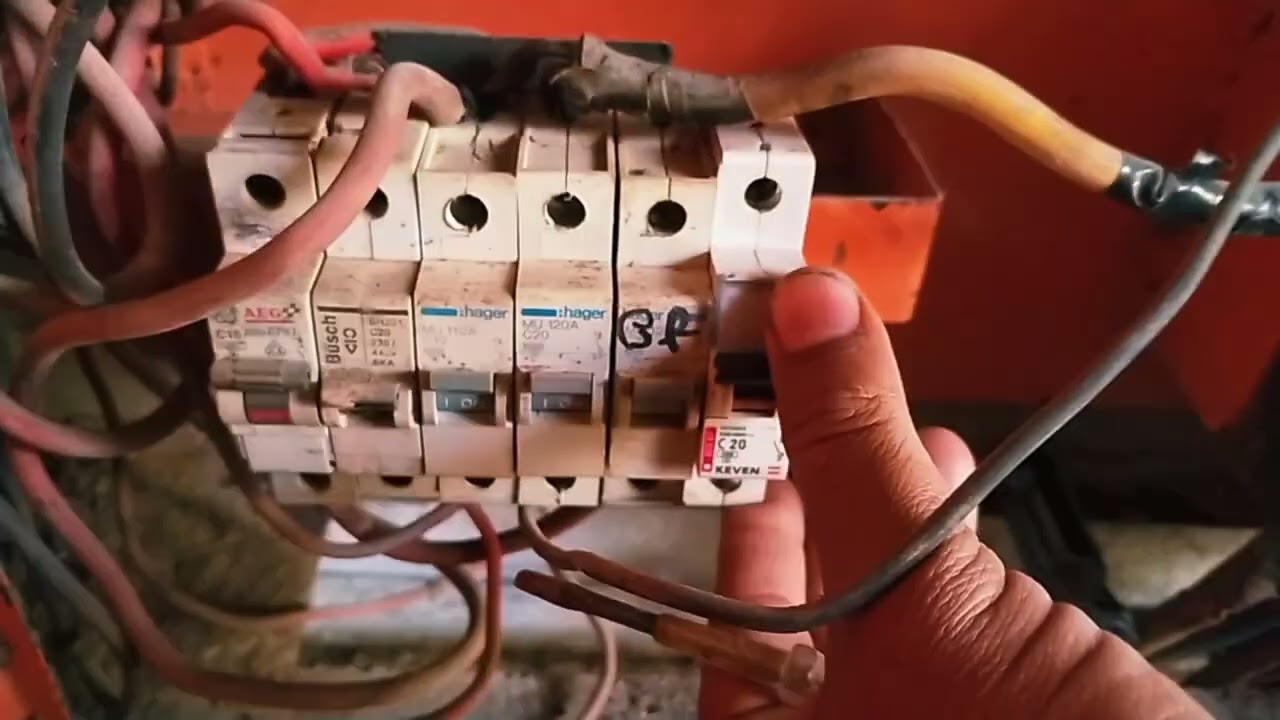 "How to Replace a Burnt Single-Pole Breaker: Step-by-Step Guide with Safety Tips".