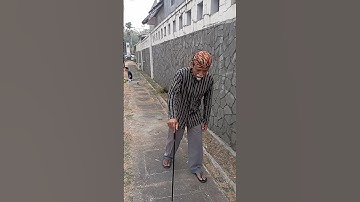 Cara Menggunakan Tongkat yg Benar #viral #komedi #sitkomlucu