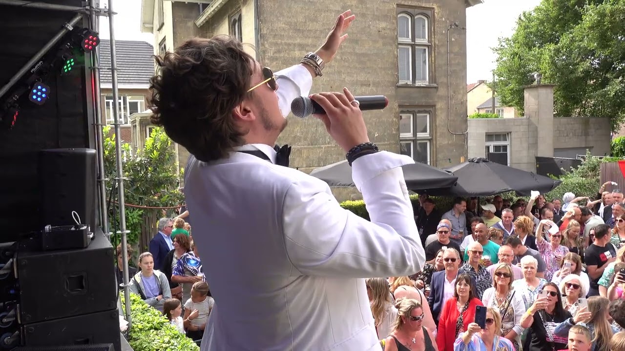 John Tana op de Pinksterfeesten in Kanne.