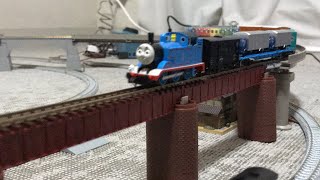 トーマス+ワフ29500+クム80000形+コキ106形(後期型・ヤマト運輸コンテナ付)+アニー+クララベル+富士急行5000形5002(トーマスランド号)とED62電気機関車、電機検測車193系！