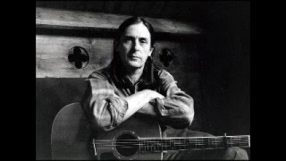 Vignette de la vidéo "Dougie MacLean The Mhairi Bhan Gaelic Version"