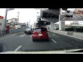 タクシーの無理な割込みに、ノート怒る!