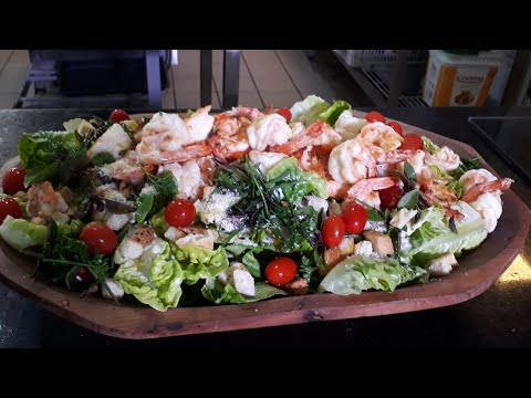 Vídeo: Como Fazer Salada César De Camarão