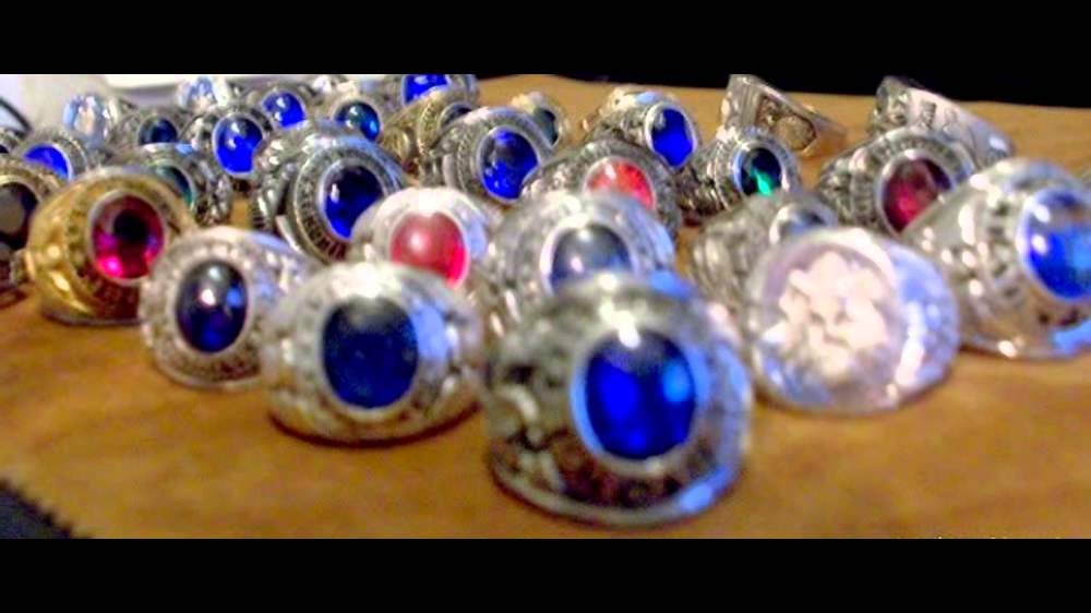 ma collection High School Class RING...my collection High School Class RING..my collection WW2 RING