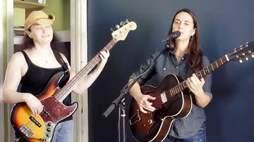 Elspeth Tremblay & the Satellites - "Canberra" - OFFICIAL VIDEO