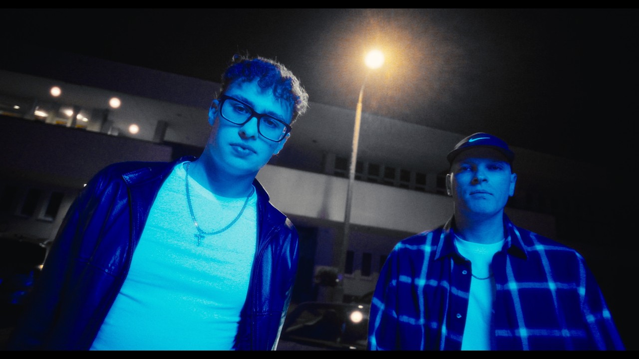 Paluch "LTD" ft. René prod. (Chris Carson) auf YouTube ansehen Paluch "LTD" ft. René prod. (Chris Carson) auf YouTube ansehen