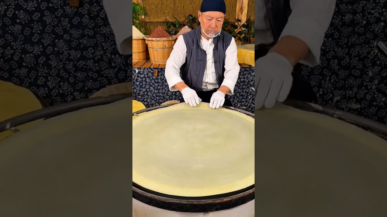 Cooking traditional leker cakes is carried out by Iranian merchants who are professionals in baking