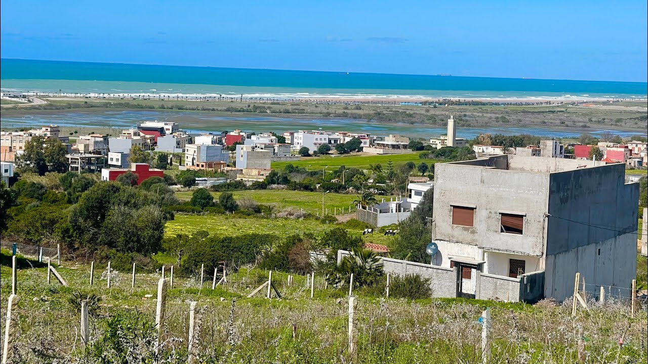 ميني فيلا كتحمق مفججة ومطلة على البحر واصل الماء والكهرباء 0703640826 الحجريين طنجة